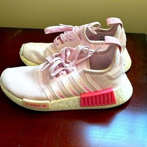 Adidas girls pink sneakers. Used but in perfect condition. Size 3.5